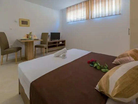Lovely Villa Studio Apartment With Swimming Pool - Oda Düzeni