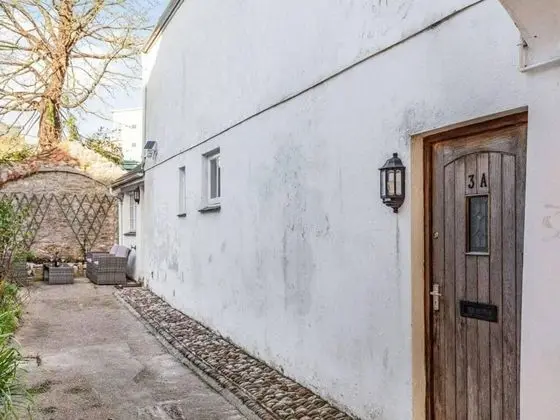 Lovely Stunning 2-bed Cottage in Torquay