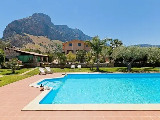 Lovely Villa With Swimming Pool in Cinisi