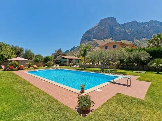 Lovely Villa With Swimming Pool in Cinisi - Öne Çıkan Resim