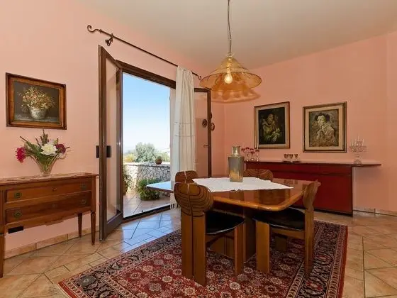 Lovely Villa With Swimming Pool in Cinisi - Yerinde Yemek