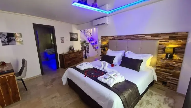 Loveroom La Garçonn'hyeres - Oda