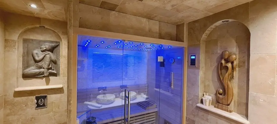 Loveroom La Garçonn'hyeres - Spa