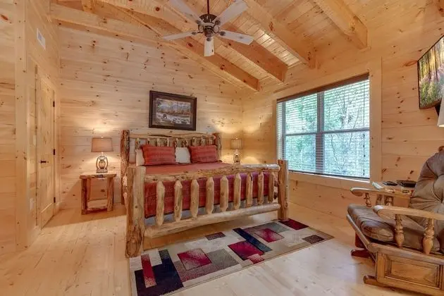 Lover's Hideaway by Jackson Mountain Homes - Oda