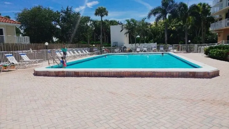Lovers Key Beach Club by Check In Vacation Rentals - Havuz