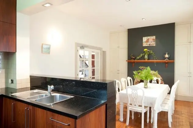 Lowena Cafe and Accommodation - Mutfak