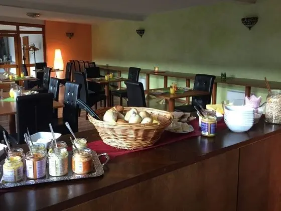 Hotel Löwenherz - Kahvaltı