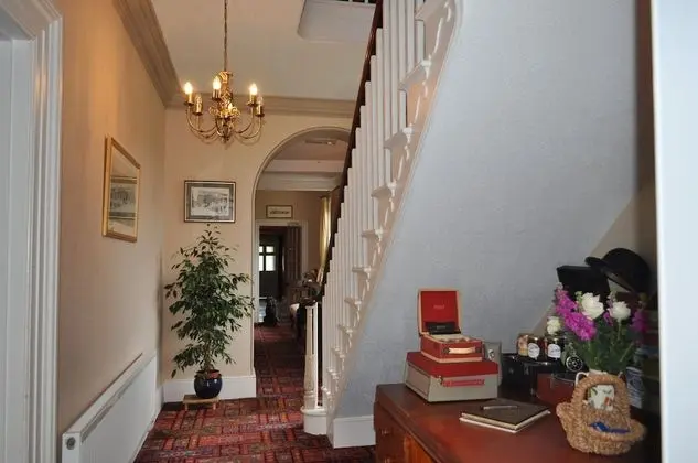 Lower Bryanston Farm - Lobi