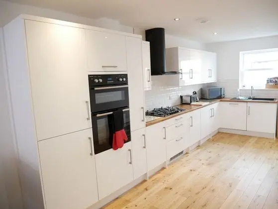 Lower Gill Gardens Penthouse - Mutfak
