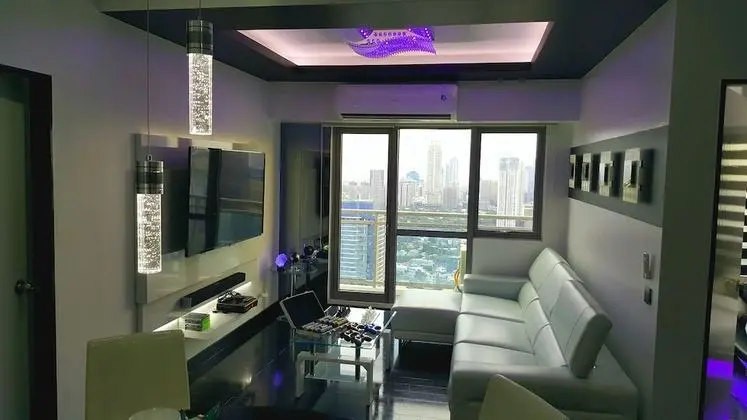 Lower Penthouse Unit in Acqua Residences