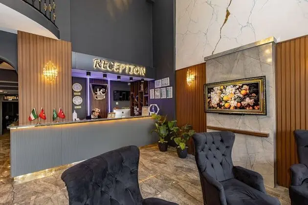 Loyal City Hotel - Lobi