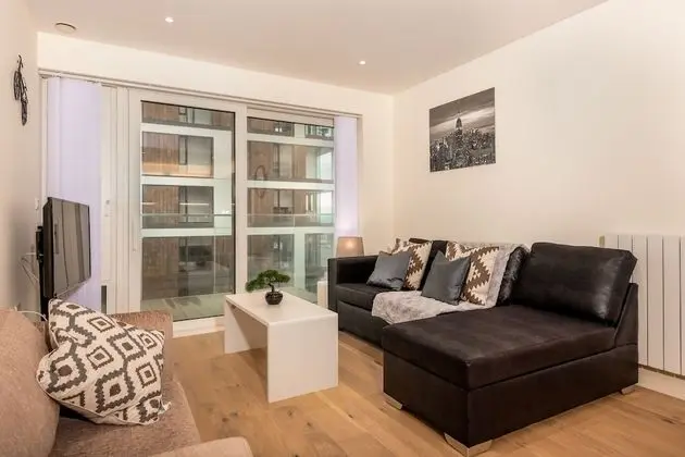 LT Riverview Apartments - Greenwich - Öne Çıkan Resim