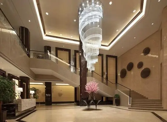 Luan Suntone Plaza Hotel - Lobi