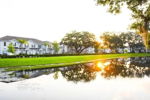 Lucaya 3 Bedrooms 2 Bathrooms Townhome With Free Wifi