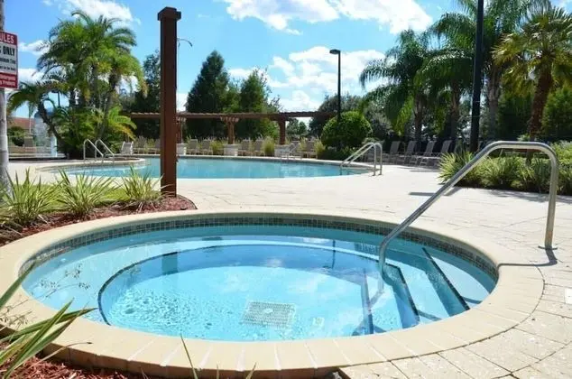 Lucaya 4 Bedrooms 3 Baths Family Friendly Townhome - Spa