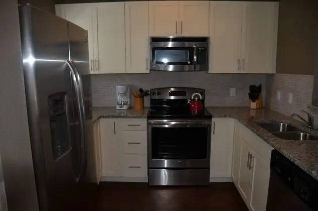 Lucaya 4 Bedrooms 3 Baths Townhome! - Mutfak