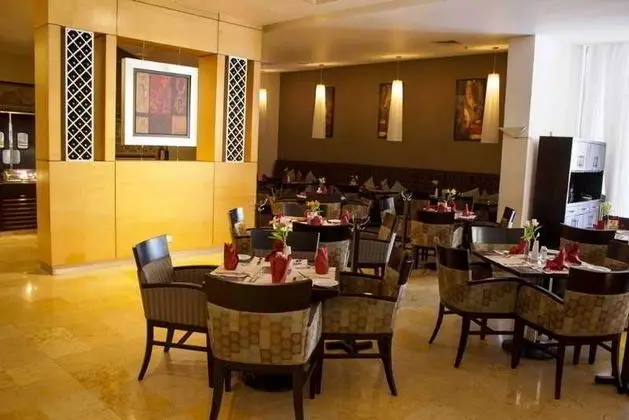 Lucerna Hermosillo - Yeme / İçme