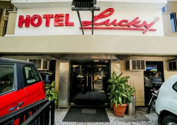 Lucky Hotel Bandra - Dış Mekan