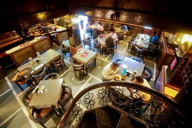 Lucky Hotel Bandra - Yerinde Yemek