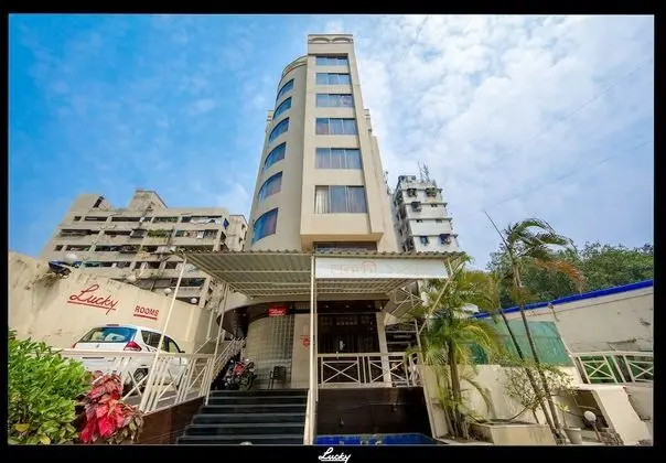 Hotel Lucky Goregaon - Dış Mekan