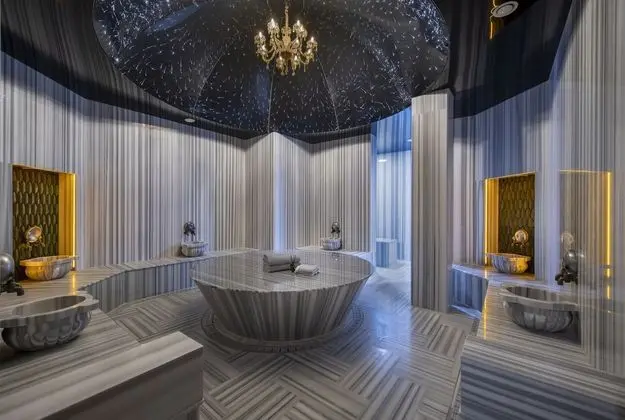 Lucky Monkey Otel - Spa