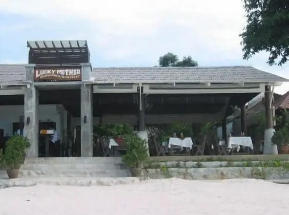 Lucky Mother Bungalow 2 Chaweng Beach - Yerinde Yemek