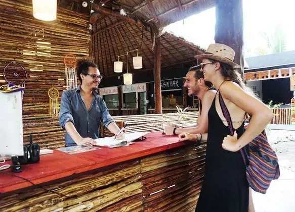 Lucky Traveler Hostel - Lobi