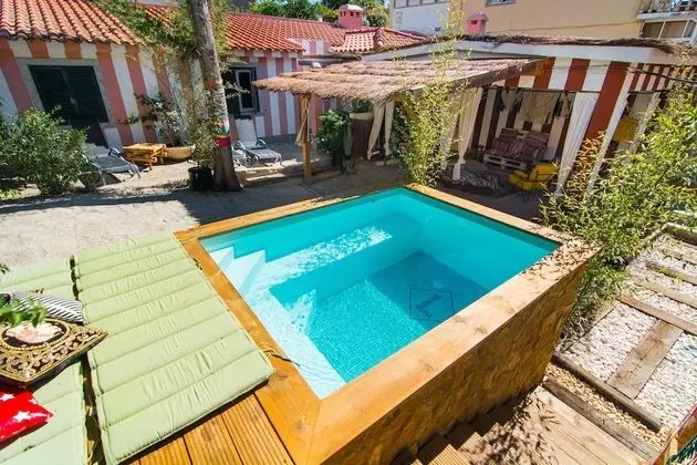 Lucky's Guest House - Havuz