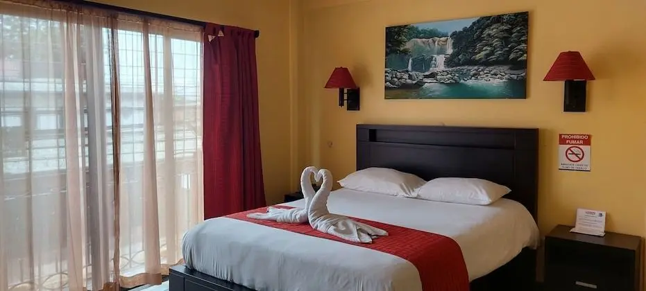 Lucky's Hotel y Casino