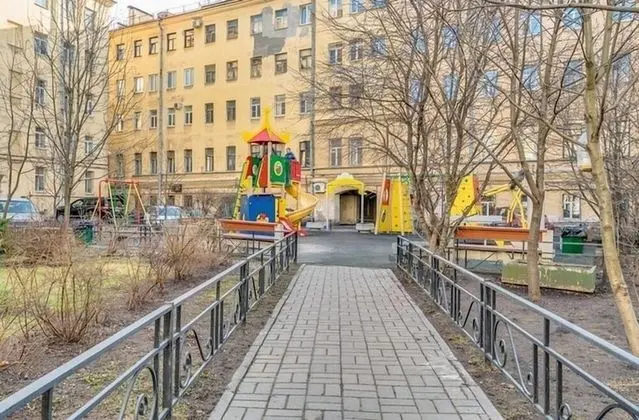 Ludwig Apartments on 4-ya liniya - Dış Mekan