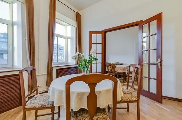 Ludwig Apartments on Nevsky 79