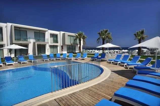 Lugga Boutique Hotel & Beach - Havuz