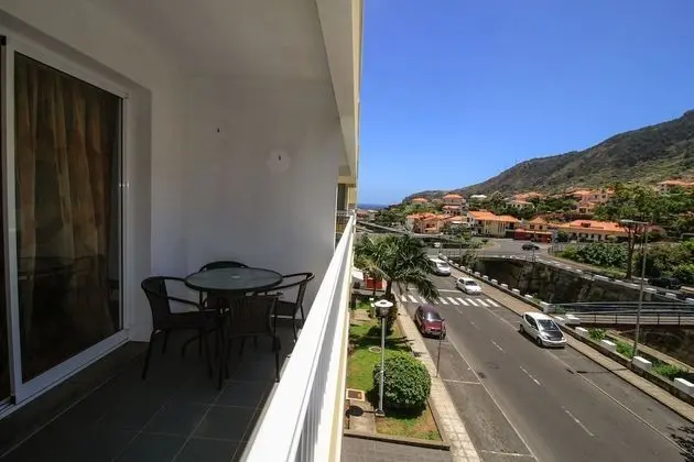 Luis Place Machico by Analodges