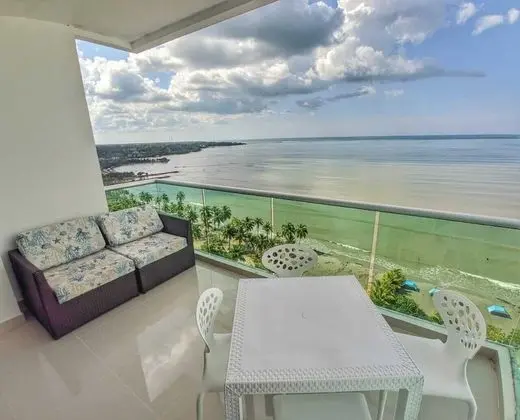 Lujoso Apartamento Frente al Mar