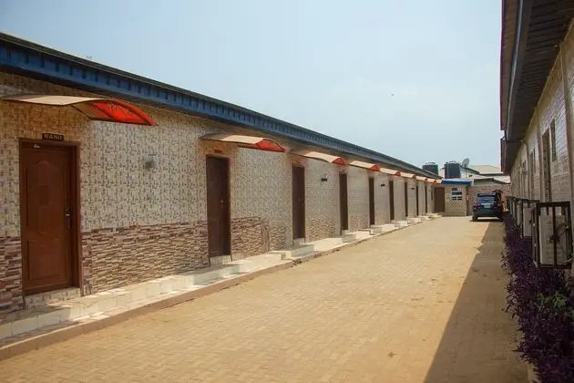 Lukham Crown Hotel
