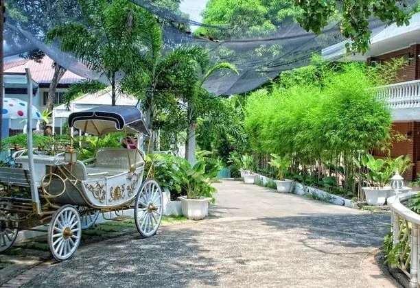 Luljettas Place Garden Suites - Dış Mekan