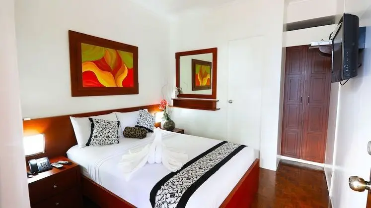Luljettas Place Garden Suites - Oda