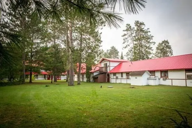 Lumberjack Inn - Dış Mekan