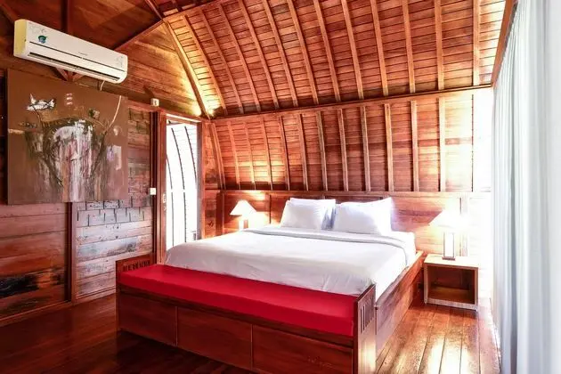 THE LUMBUNG WOOD VILLA