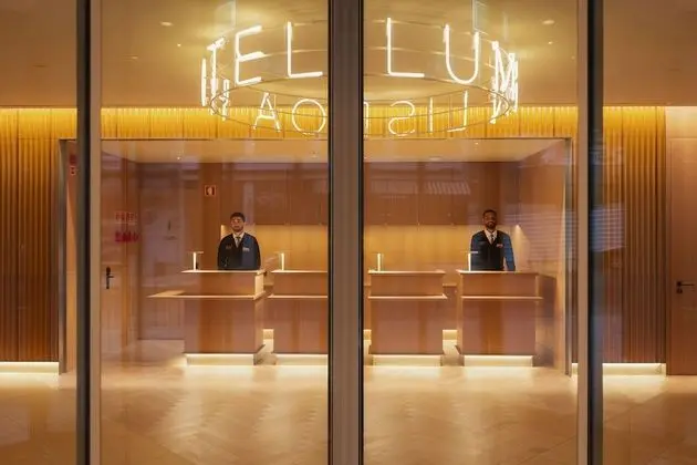 Lumen Hotel & The Lisbon Light Show - Lobi