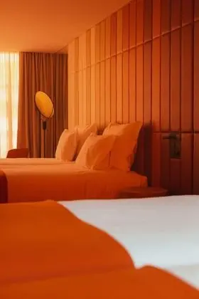 Lumen Hotel & The Lisbon Light Show - Oda