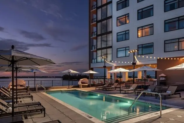Luminary Hotel & Co., Autograph Collection - Havuz