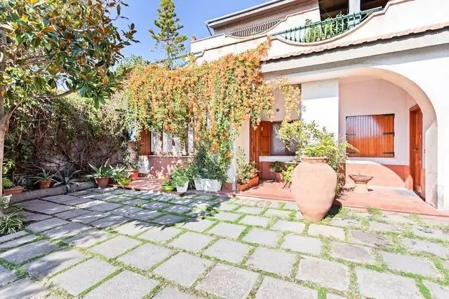 Luminoso Nuovalucello Apart- Giardino e Parcheggio privato - Dış Mekan