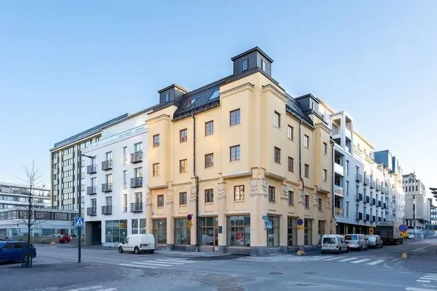 Luminous 2br with free parking & sauna