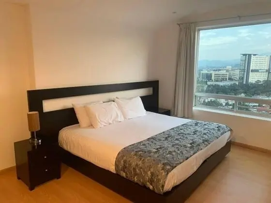 Luminous Condo Stunning Views and Building Amenities - Oda
