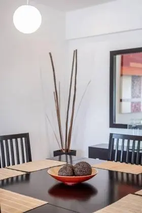 Luminous Condo Stunning Views and Building Amenities - Oda