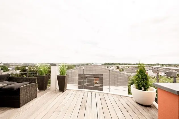 Luminous Penthouse 2BR W Btub & Terrace
