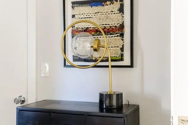Luna by Avantstay Industrial Artist's Loft in Old Town w/ Billiards - İç Mekan