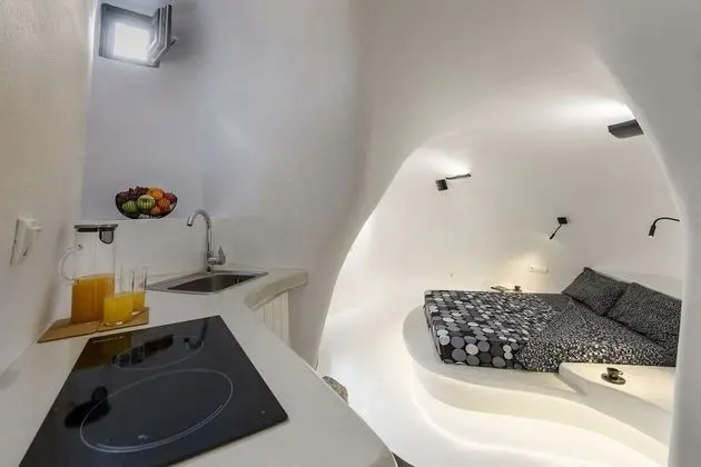 The Luna Cavern 2 with Hot Tub White - Mutfak
