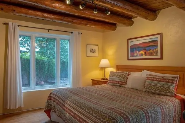Luna - Historic Adobe Retreat, Walk to The Railyard and The Plaza